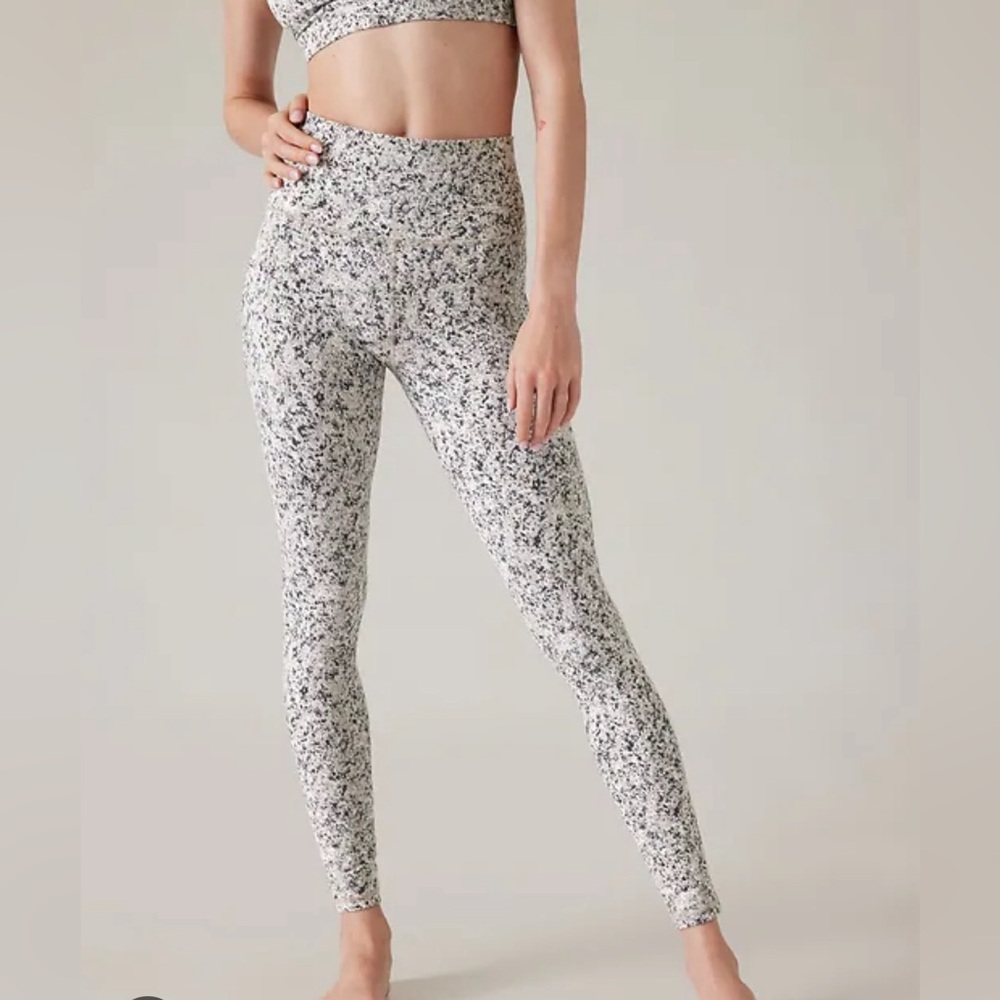 Athleta SALUTATION STASH HIGH RISE LEGGING size xsmall